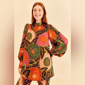 FARM RIO Multicolor
Vintage Garden
Satin Blouse